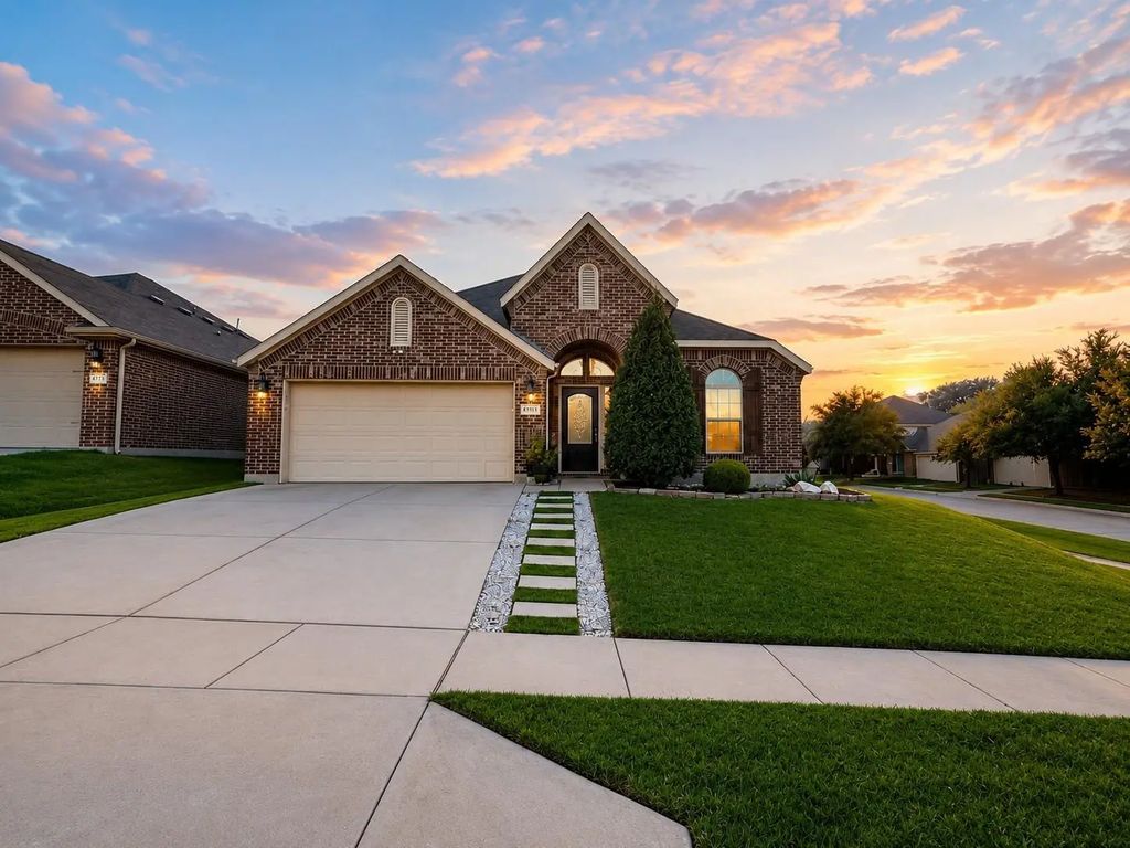 6333 Chalk Hollow Drive, Fort Worth