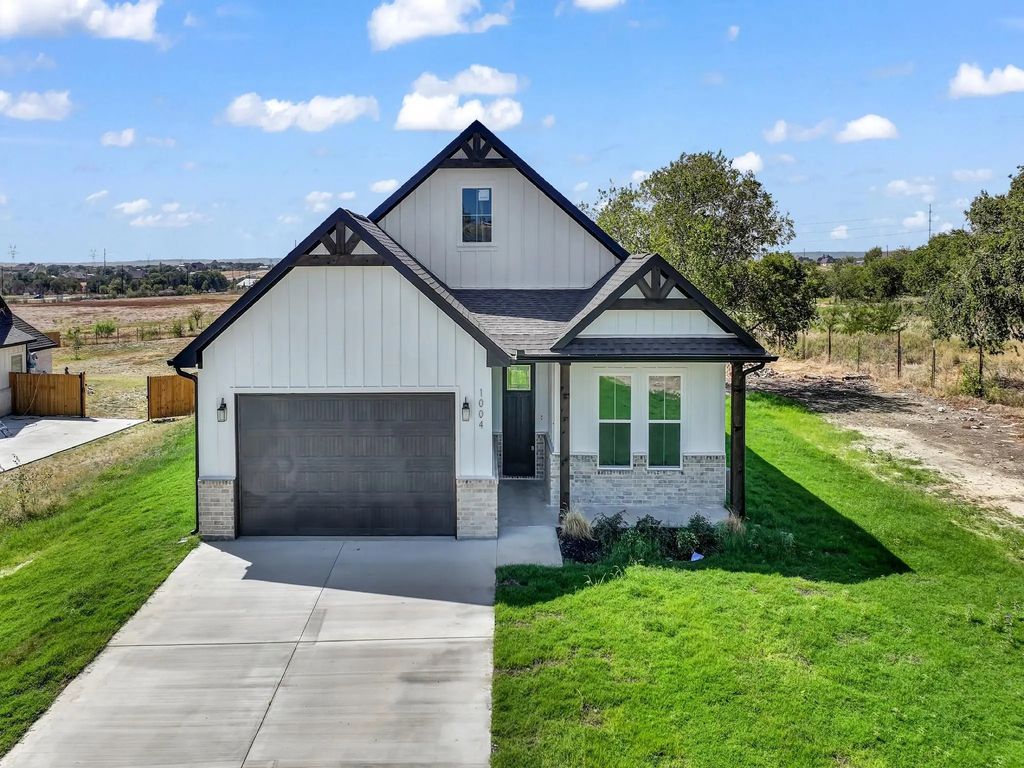 1004 Don Eve Court, Azle