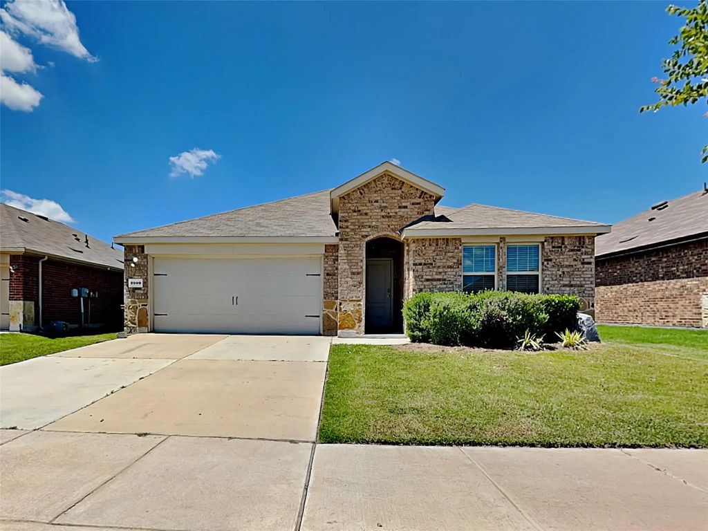 2909 Menguita Street, Denton