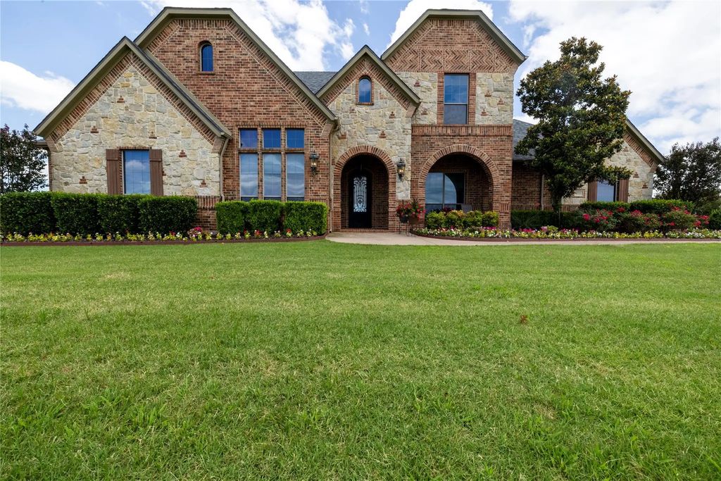 2722 W Alamosa Drive, Terrell
