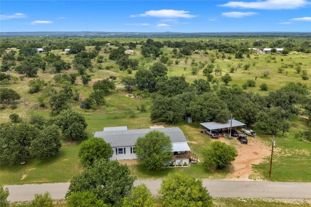 153 Lariat Lane, Llano