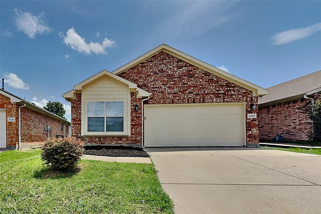 2128 Ingrid Lane, Fort Worth