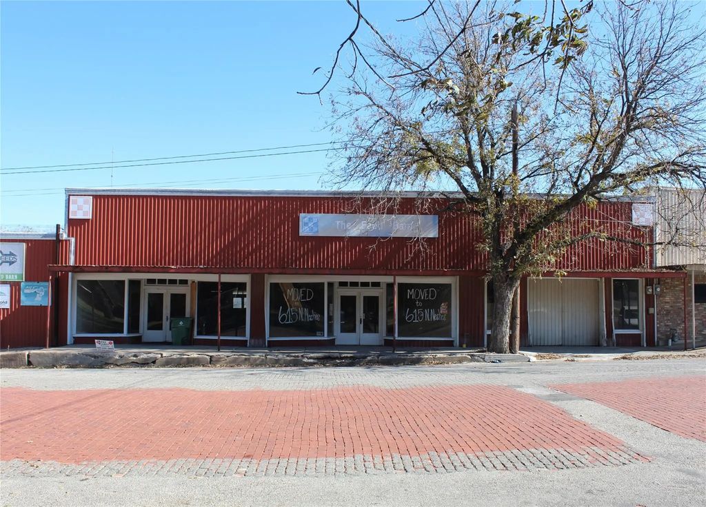 106 East Street, Coleman