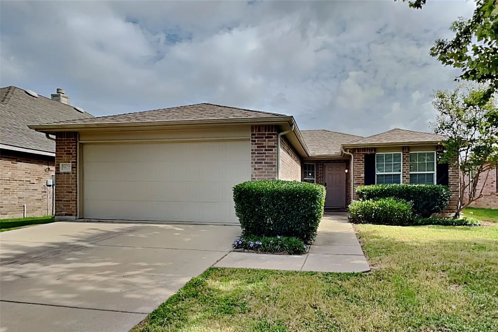5620 Talons Crest Circle, Fort Worth