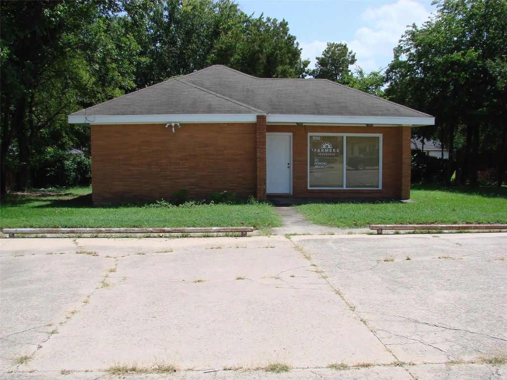 1604 E Hwy 82, Gainesville
