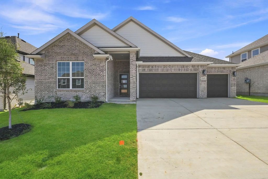 9245 Harrisburg Drive, Fort Worth