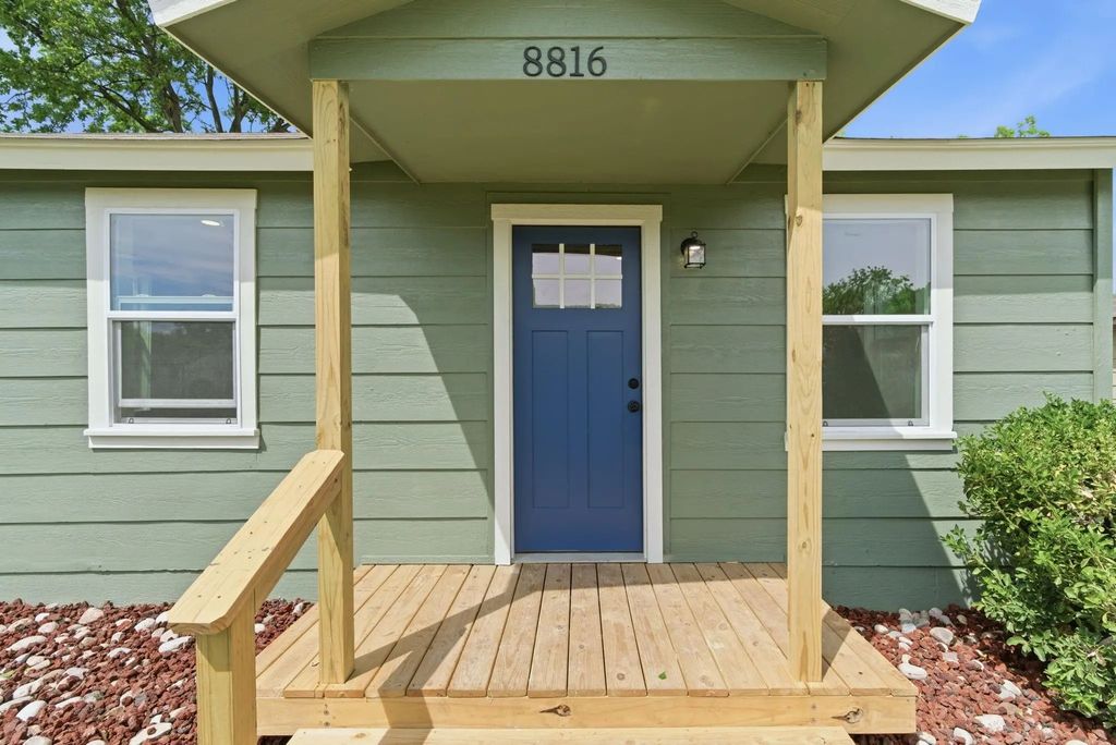 8816 Spaugh Court, White Settlement