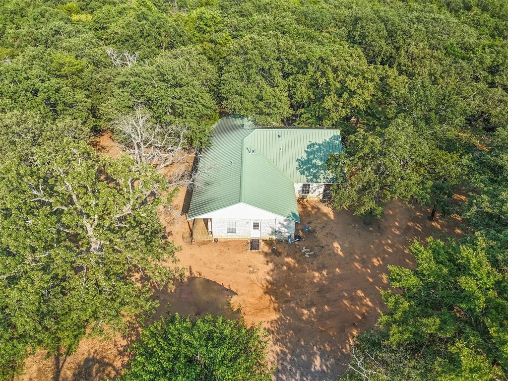 488 County Road 217, Collinsville
