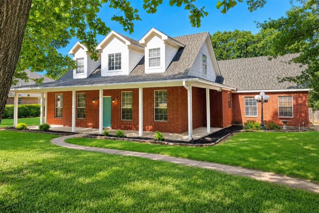 613 Forest Edge Street, Burleson