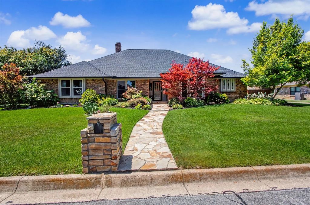 6717 River Bend Road, Fort Worth