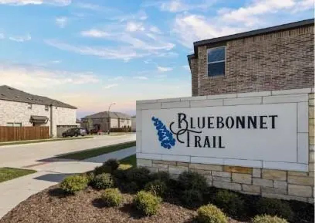 6409 Blue Trail, Arlington