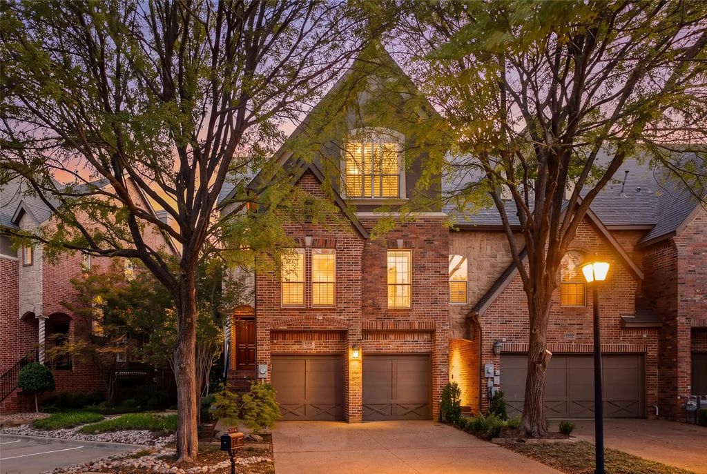 14891 Towne Lake Circle, Addison