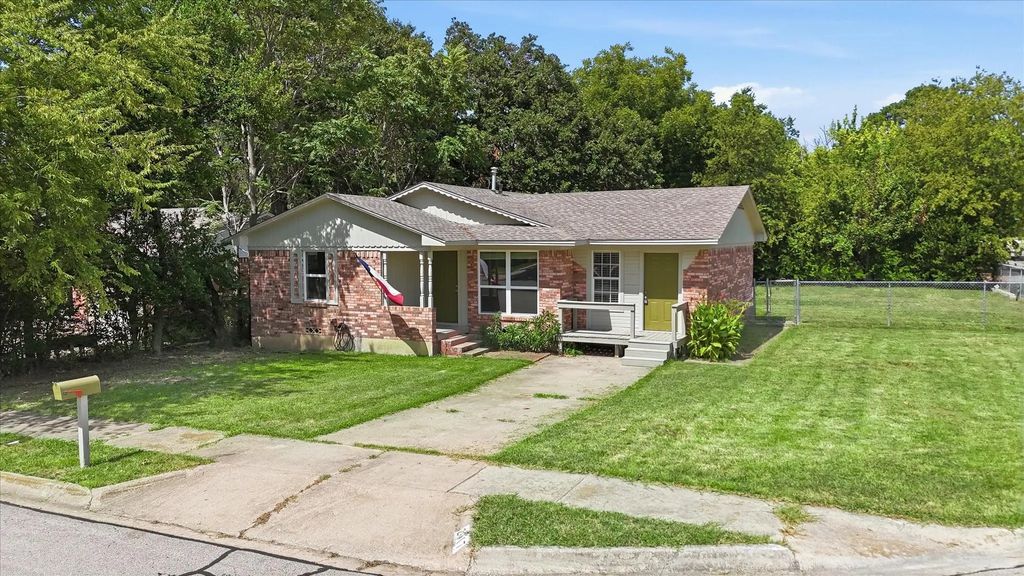 2017 Shawnee Street, Denton