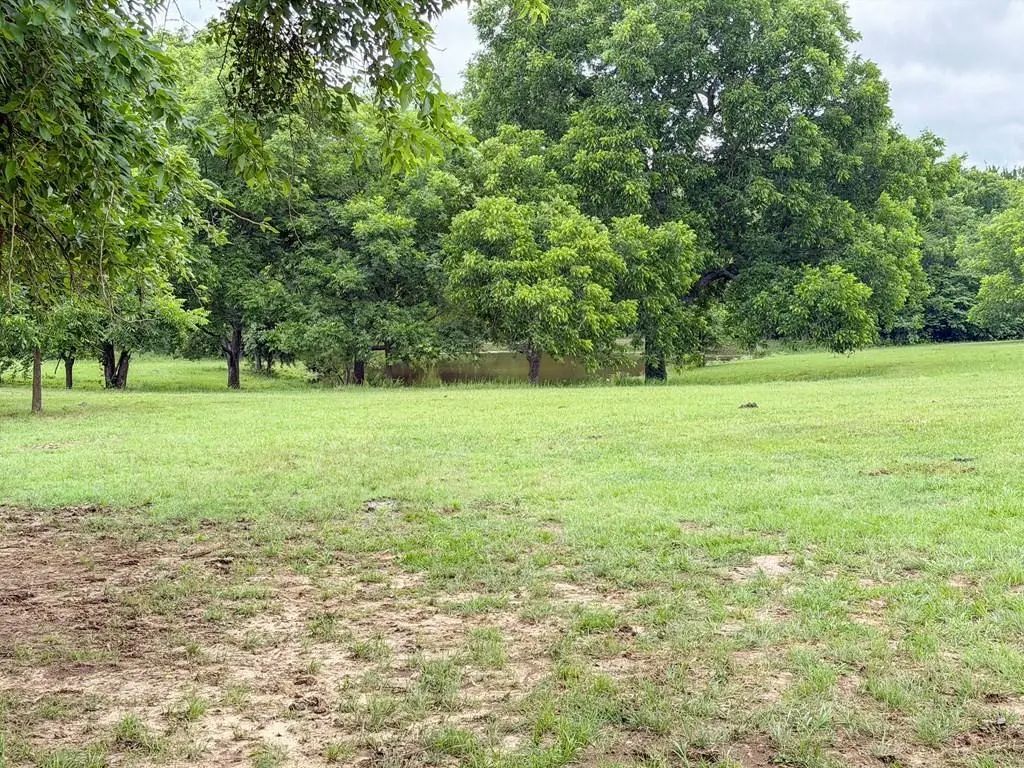 3111 Fm 2737, Lone Oak