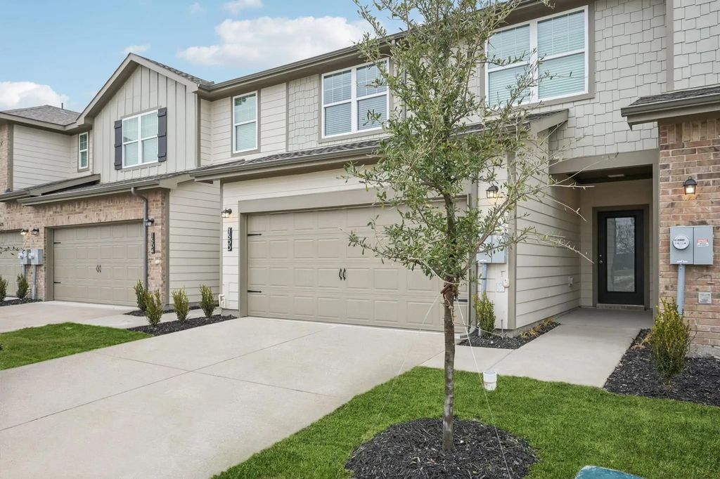 912 Penrose Drive, Cedar Hill