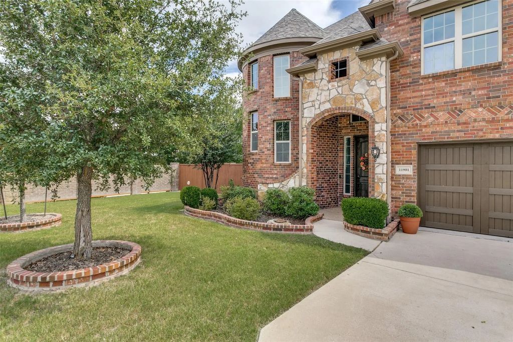 11901 Drummond Lane, Fort Worth