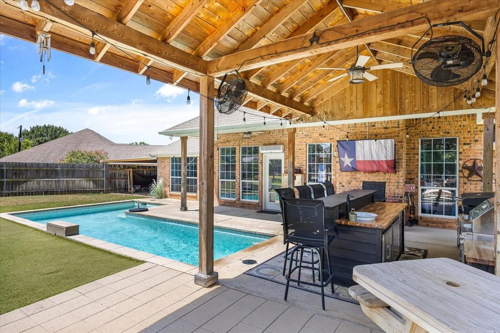3930 Buena Vista Circle, Granbury