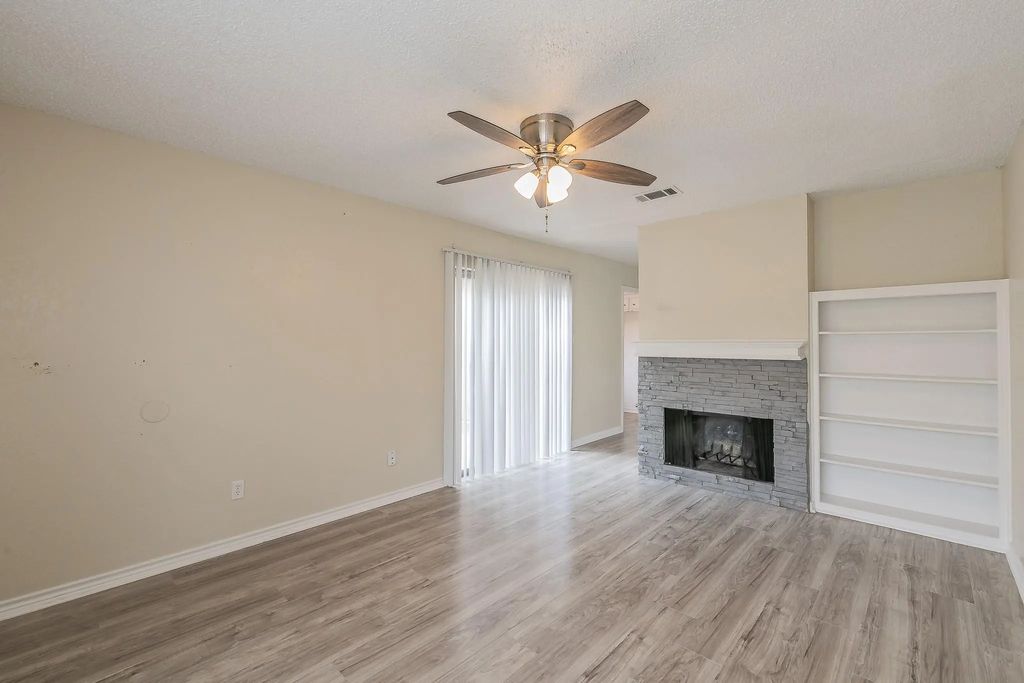 2760 Parkchester Drive, Arlington