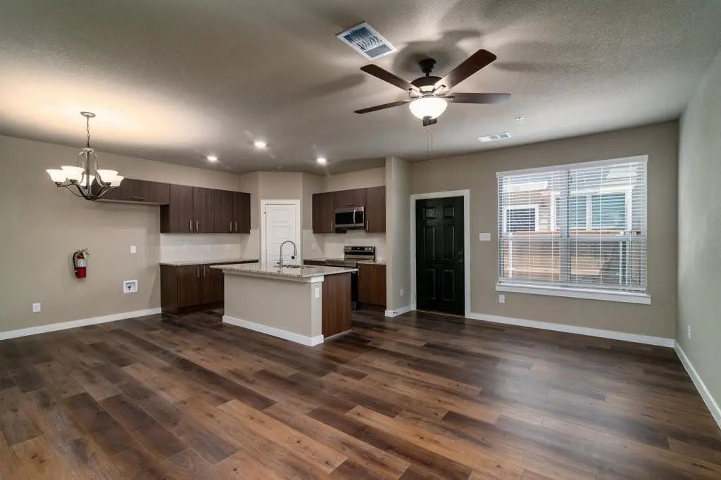 635 Wheatfield Drive, Venus