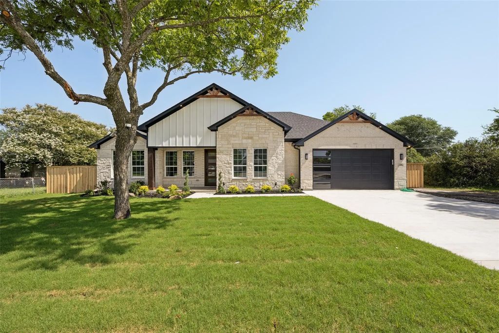 310 Cottonwood, Leonard