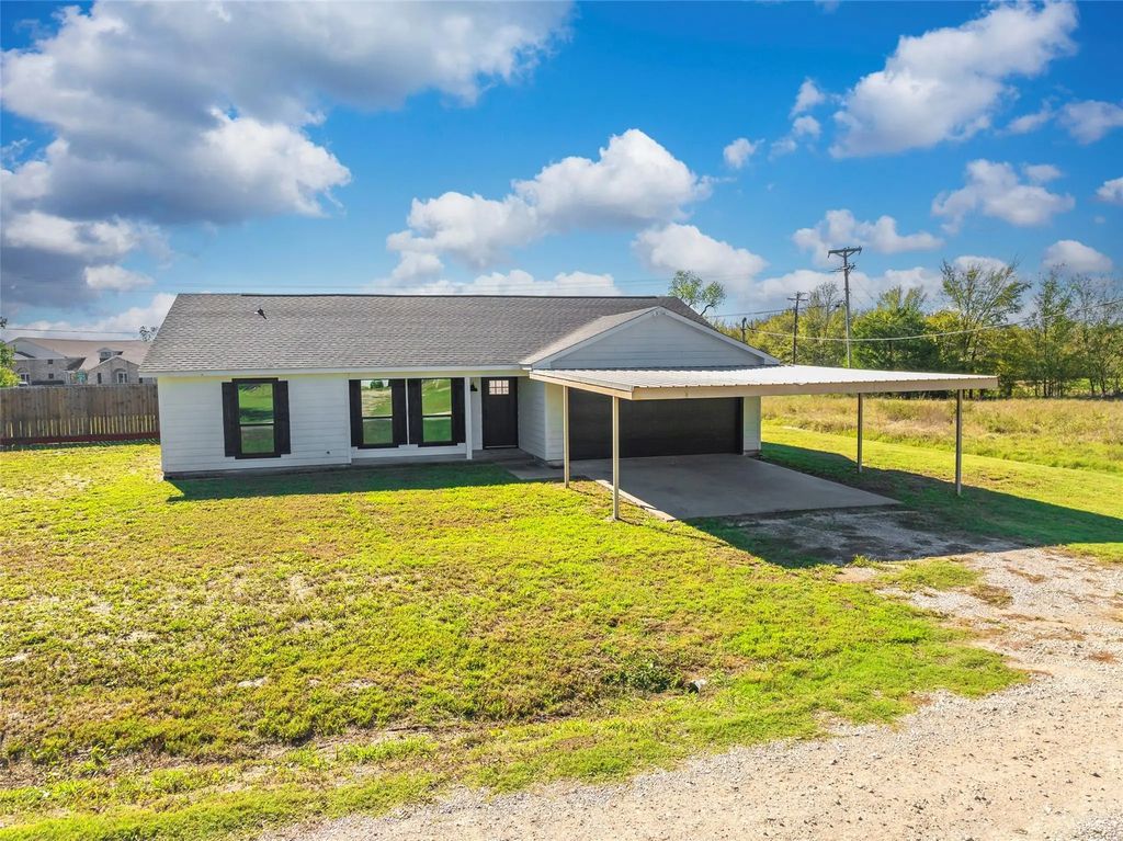 2538 County Road 3127, Greenville