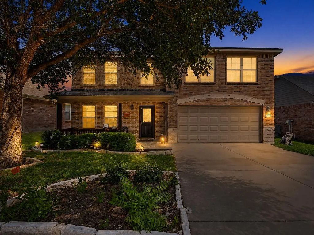 1201 Nighthawk Road, Fort Worth