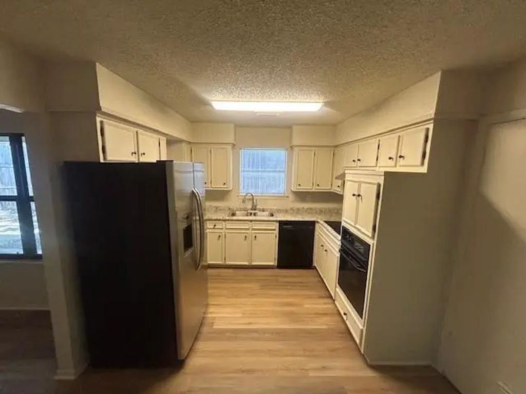 401 Towne House Lane, Richardson