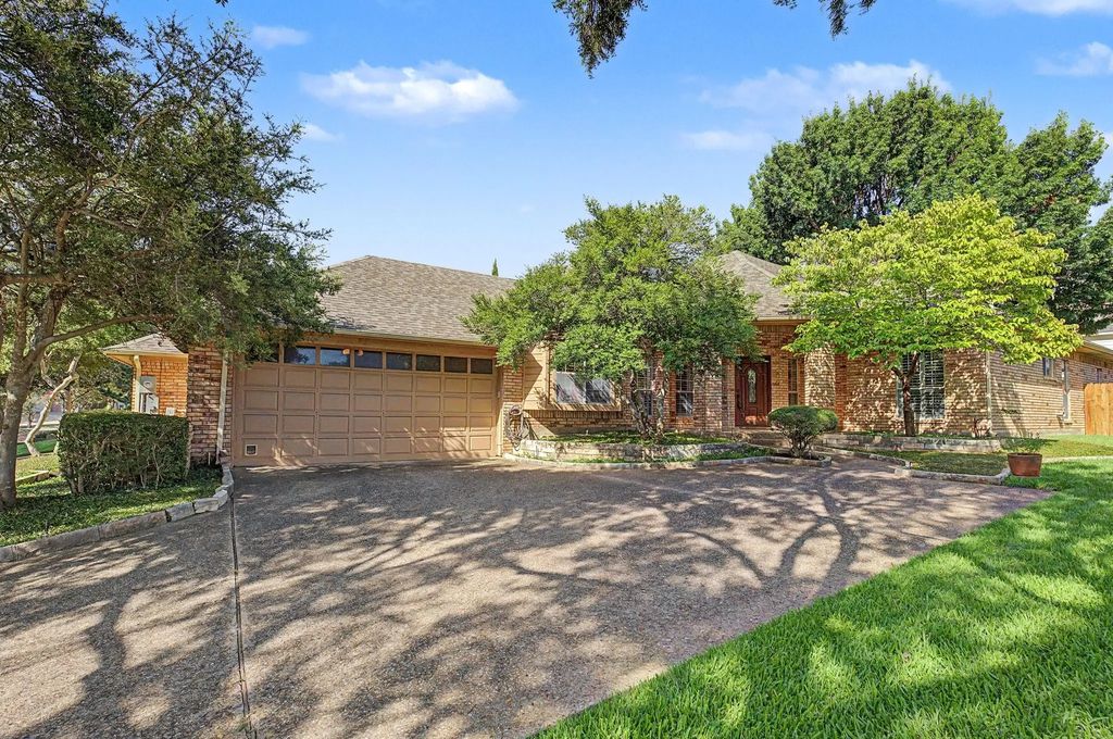 1807 Lakeshore Court, McKinney