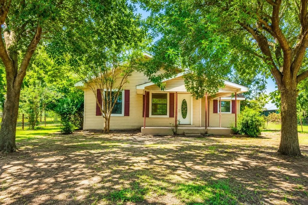 801 S Sutton Street, Mabank