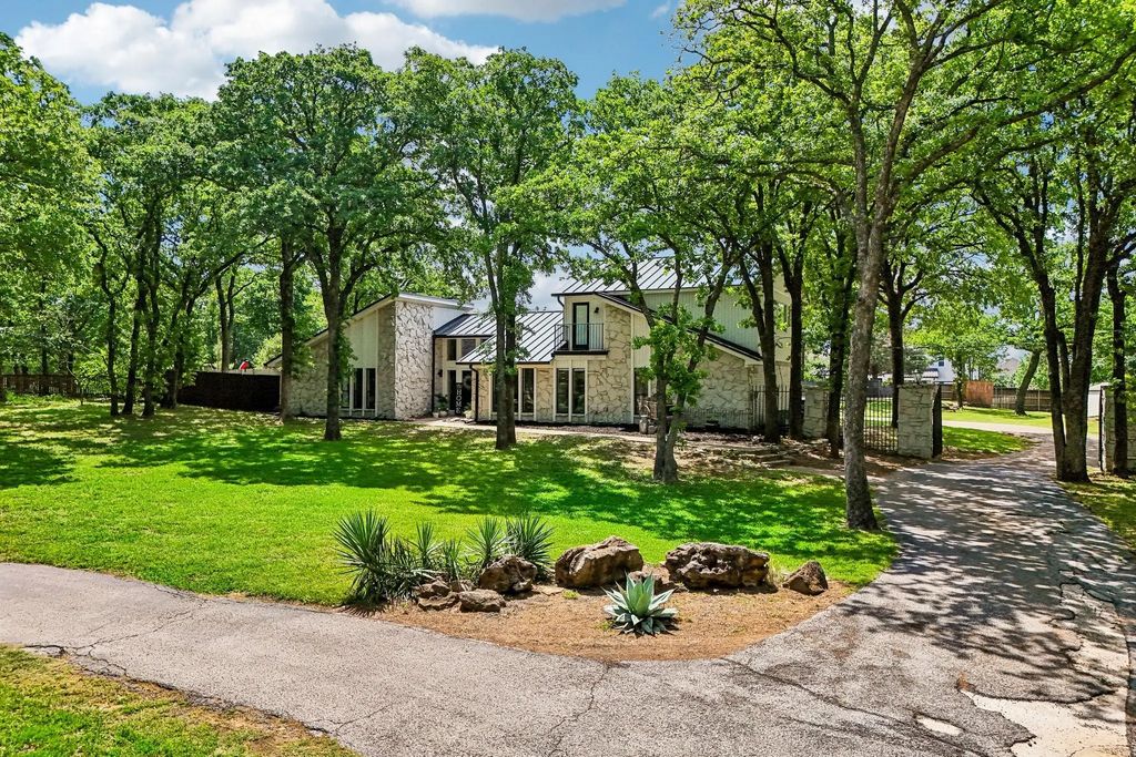 711 Bandit Trail, Keller