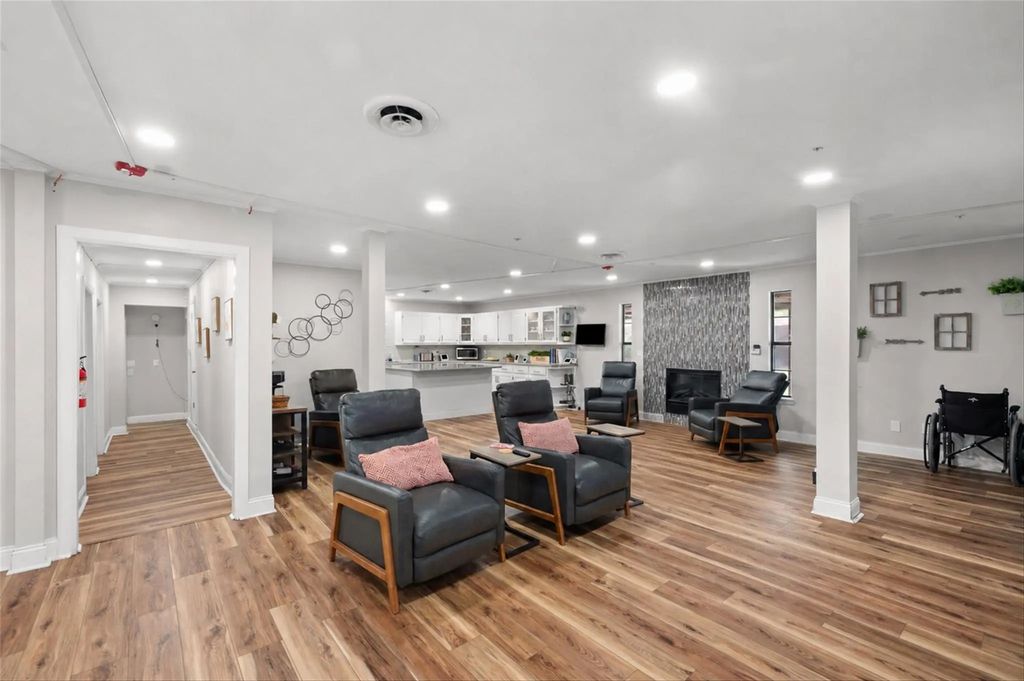 1331 Cherry Street, Graham