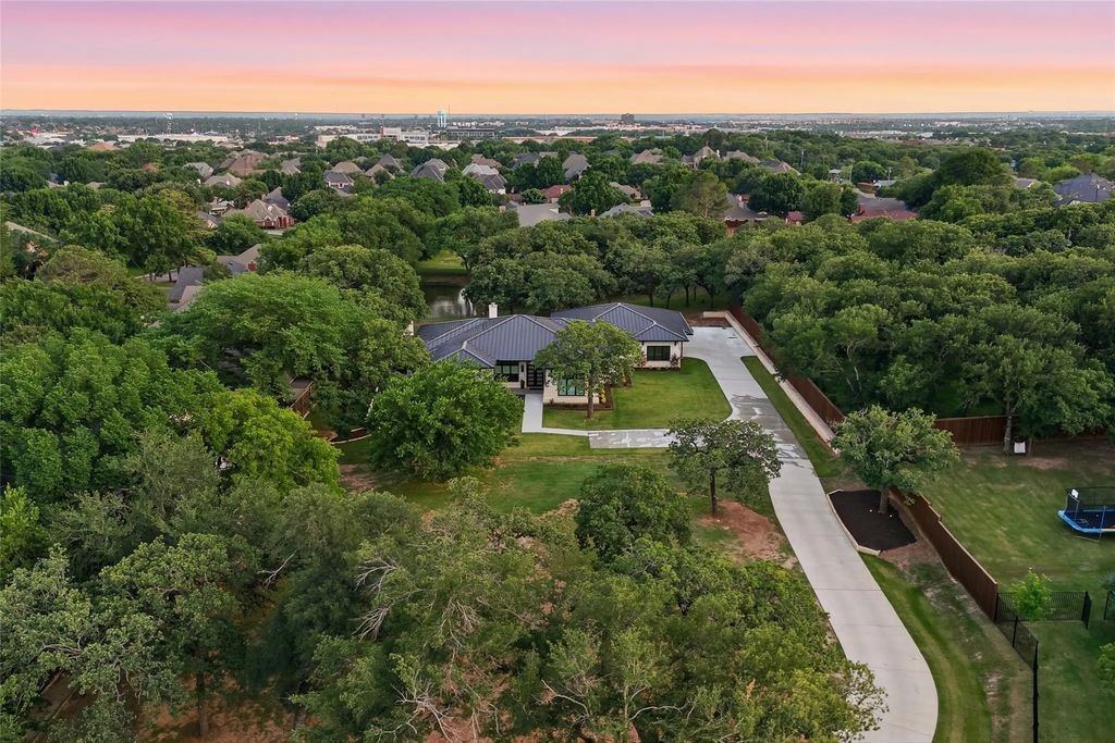6717 Brazos Bend Drive, North Richland Hills