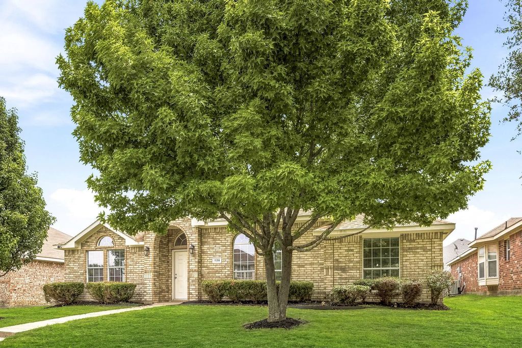 1138 Hampshire Lane, Cedar Hill