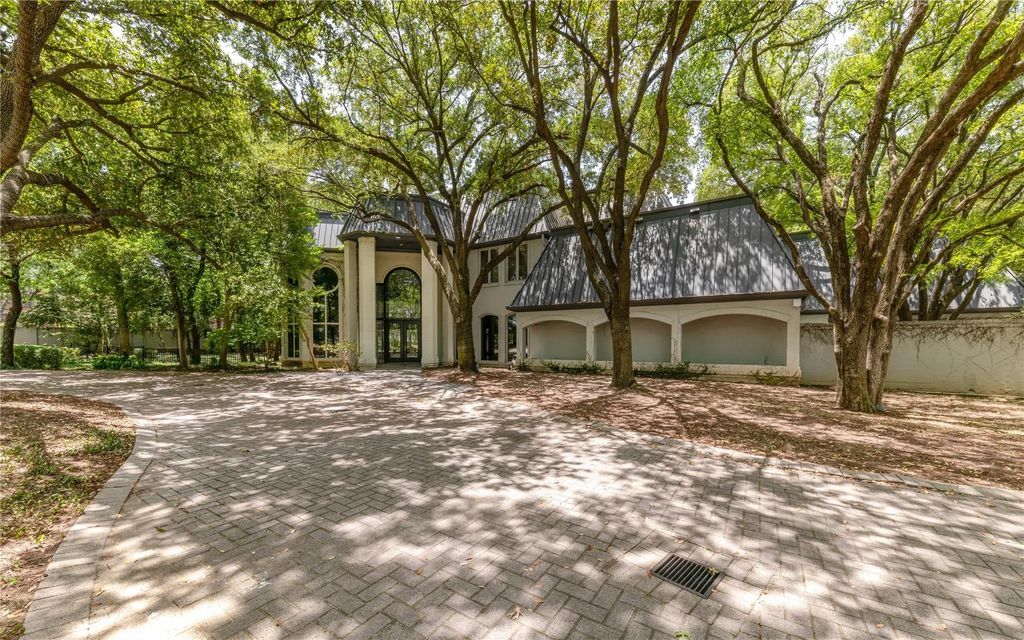 2420 Lincoln Drive, Arlington