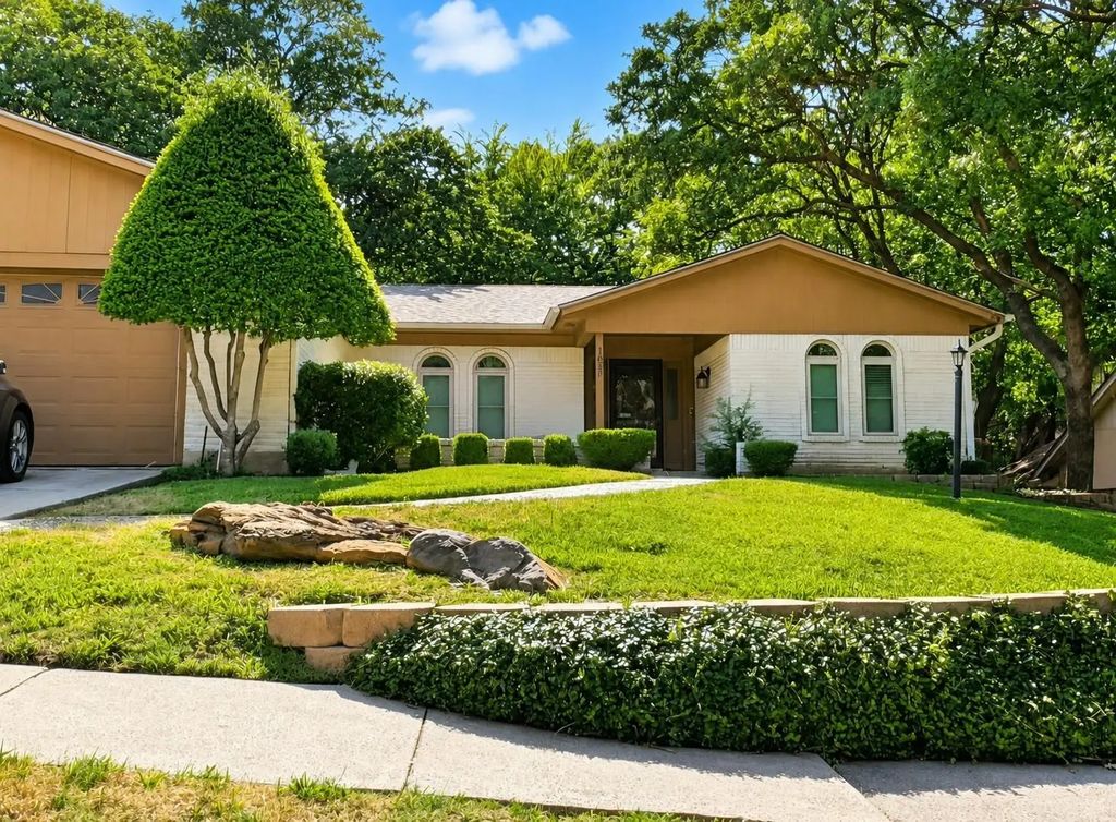 1820 Holly Oak Street, Arlington