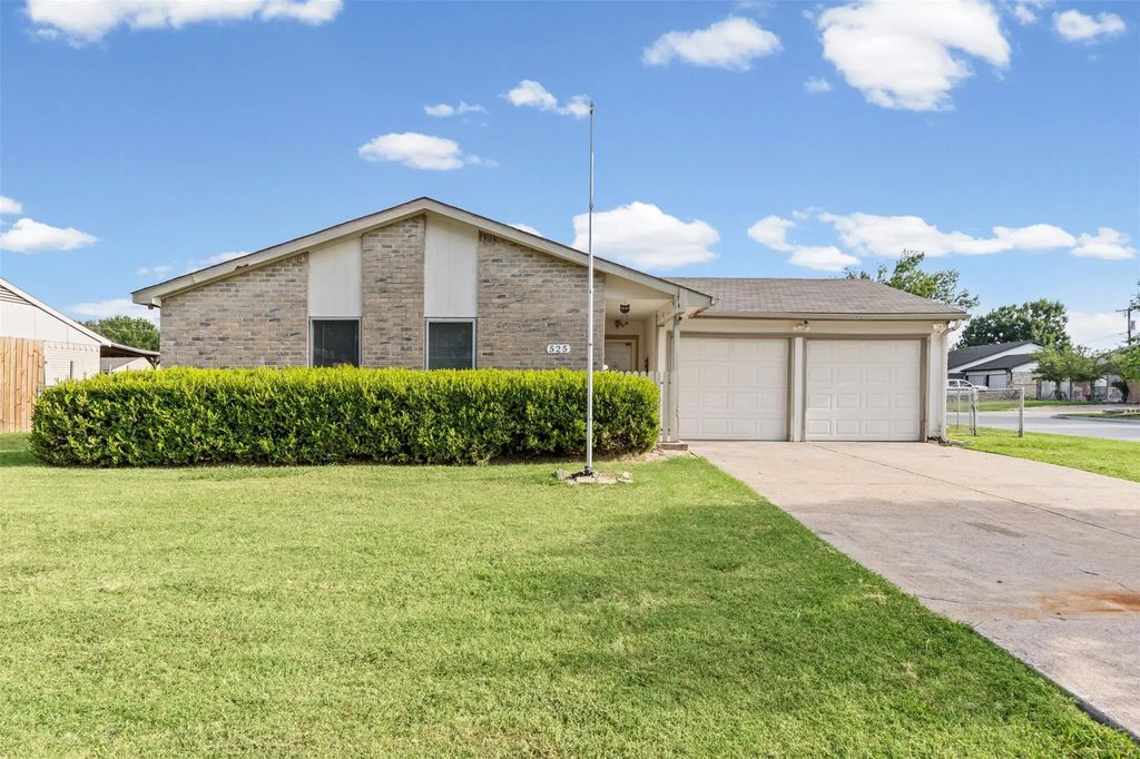 525 Alva Drive, Grand Prairie