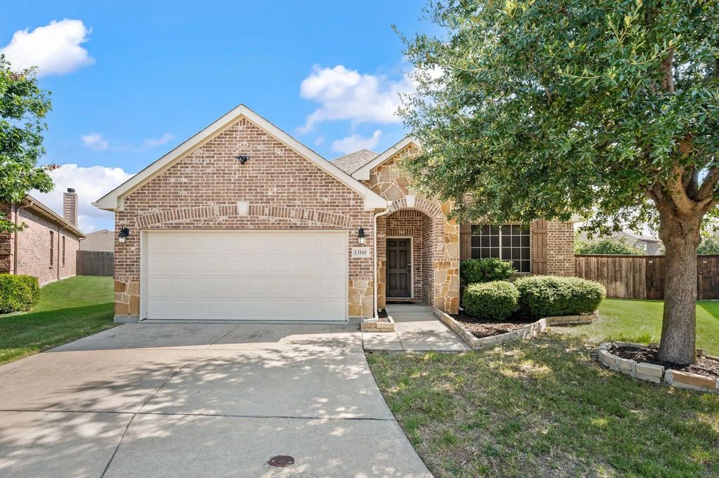 13160 Larks View Point, Fort Worth