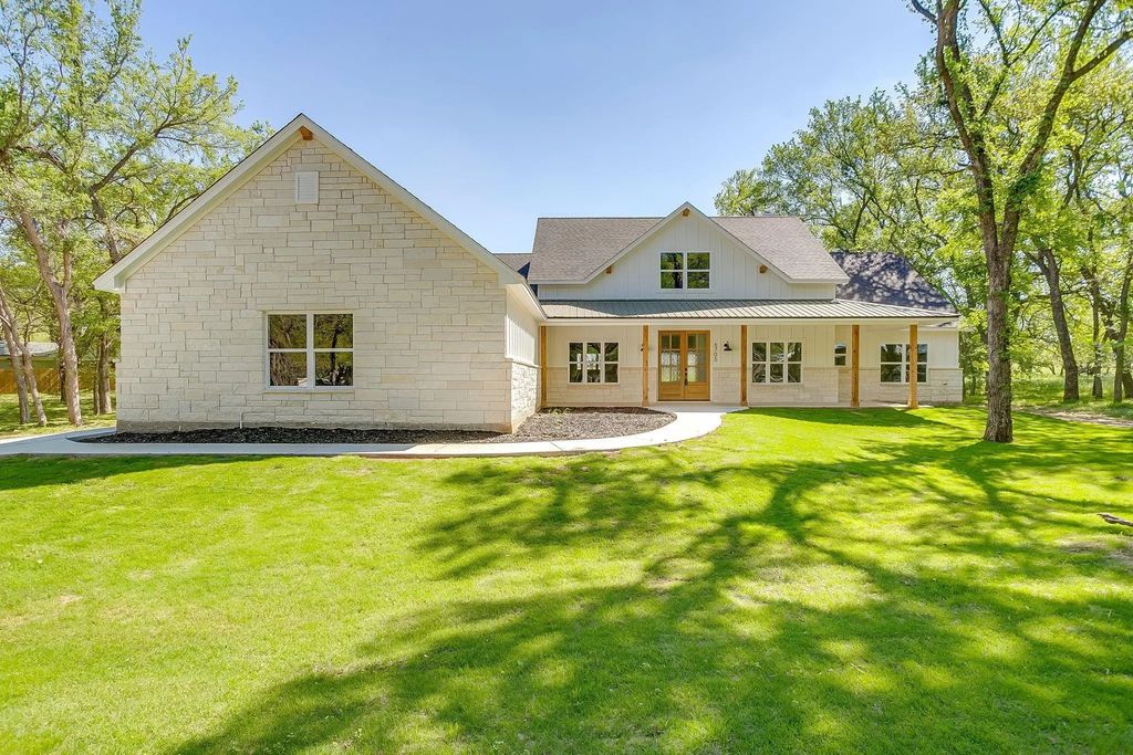 6705 Westover Drive, Granbury