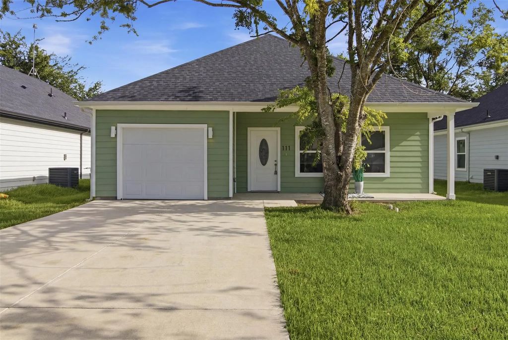111 Newton Lane, Gun Barrel City