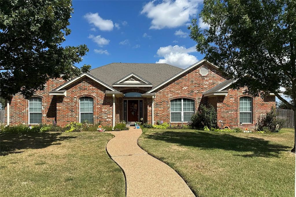 394 Sunland Park, Robinson