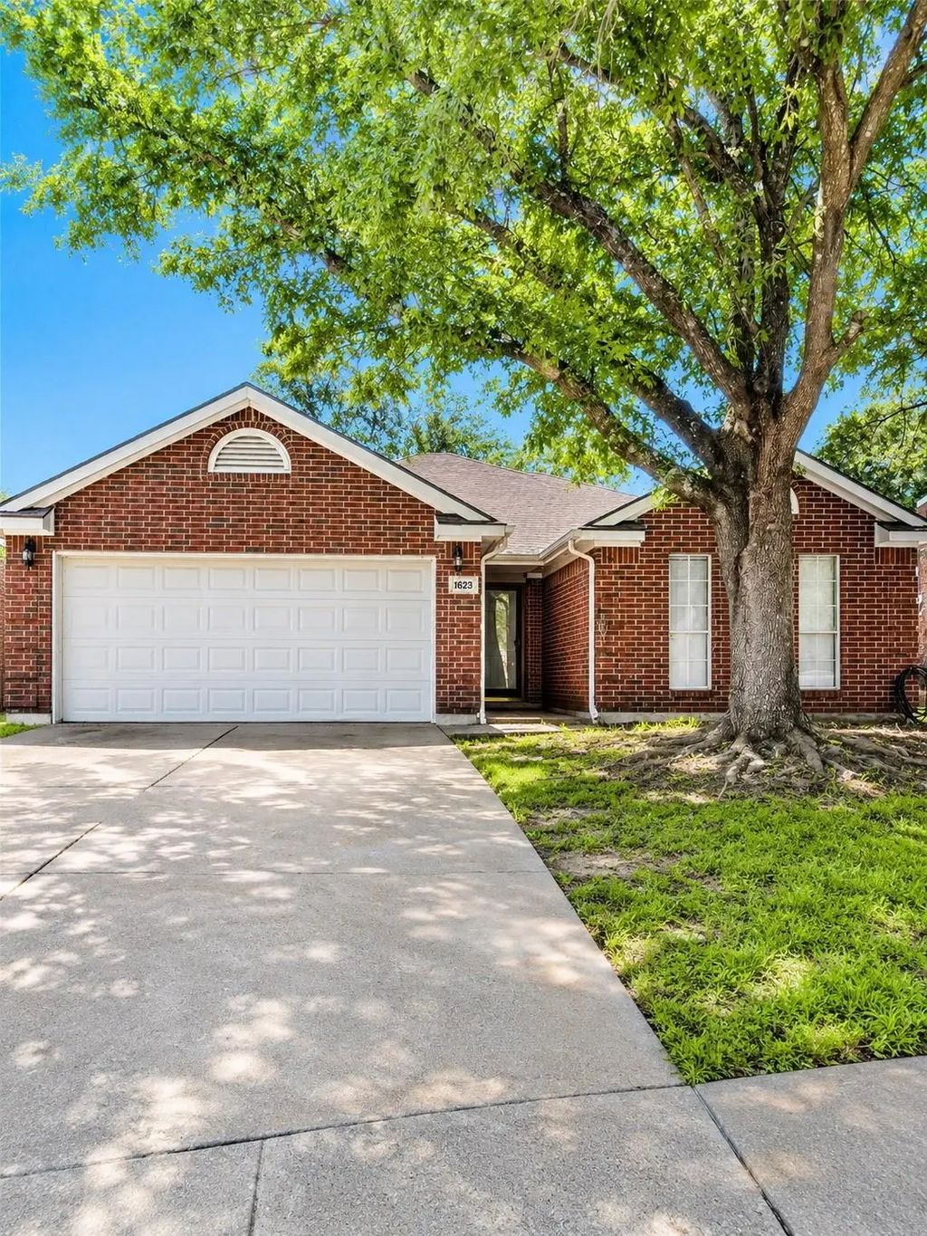 1623 Allen Drive, Cedar Hill