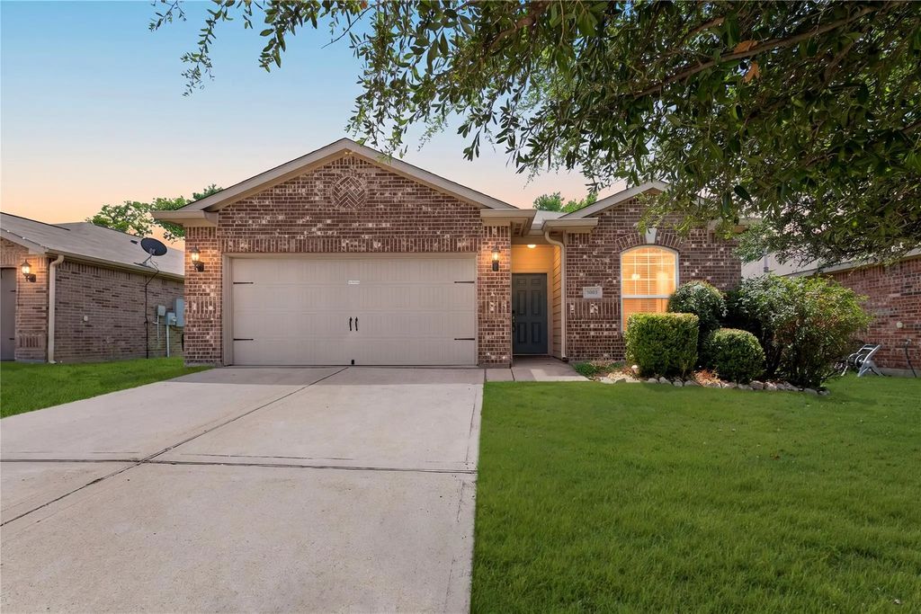3003 Rocking Hills Trail, Forney