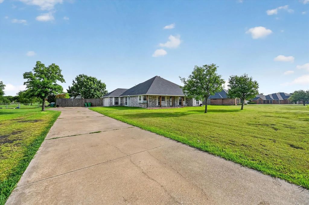 11112 Prairie Lakes Lane, Forney