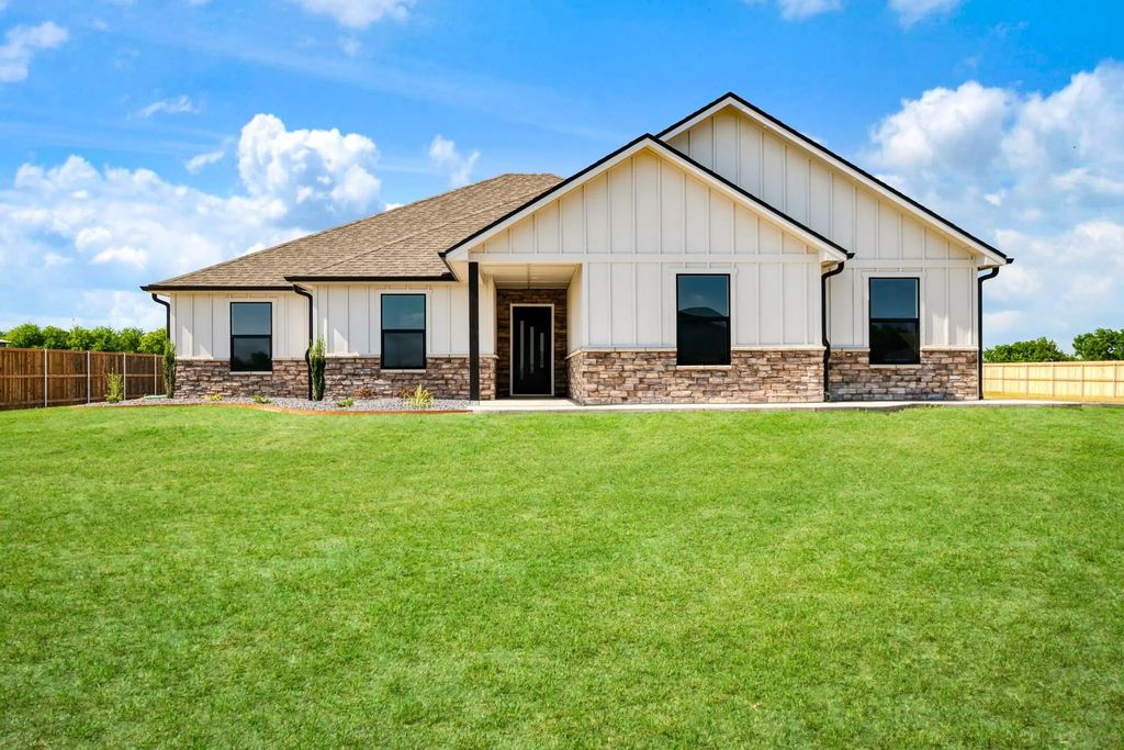 43 Private Road 33039, Brookston