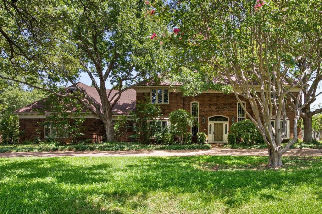 2520 Norwood Drive, Hurst