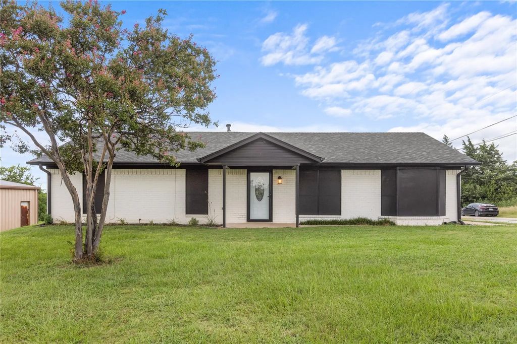 1939 E Texas Street, Denison