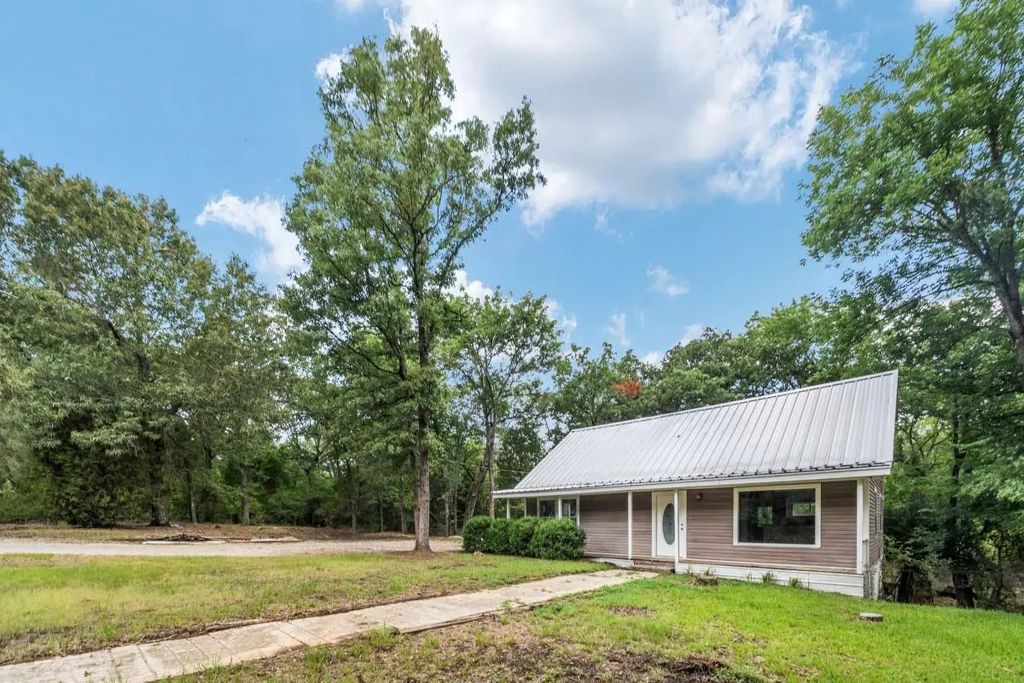 14224 Daniel Boone Lane, Log Cabin