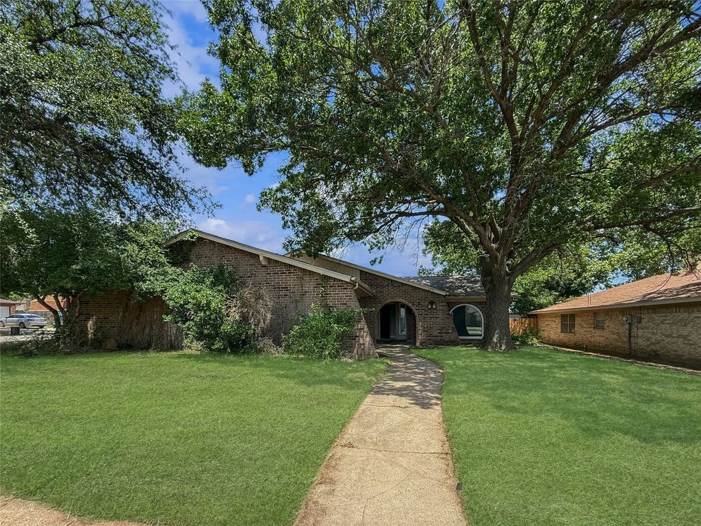 6251 Shirley Drive, North Richland Hills