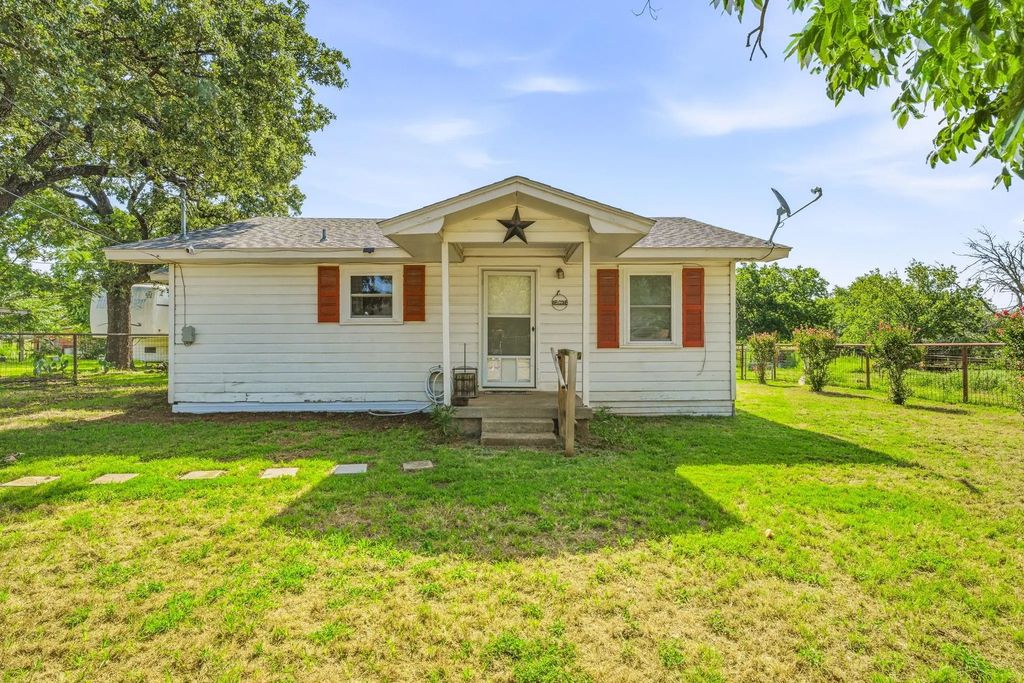3704 County Road 801, Cleburne