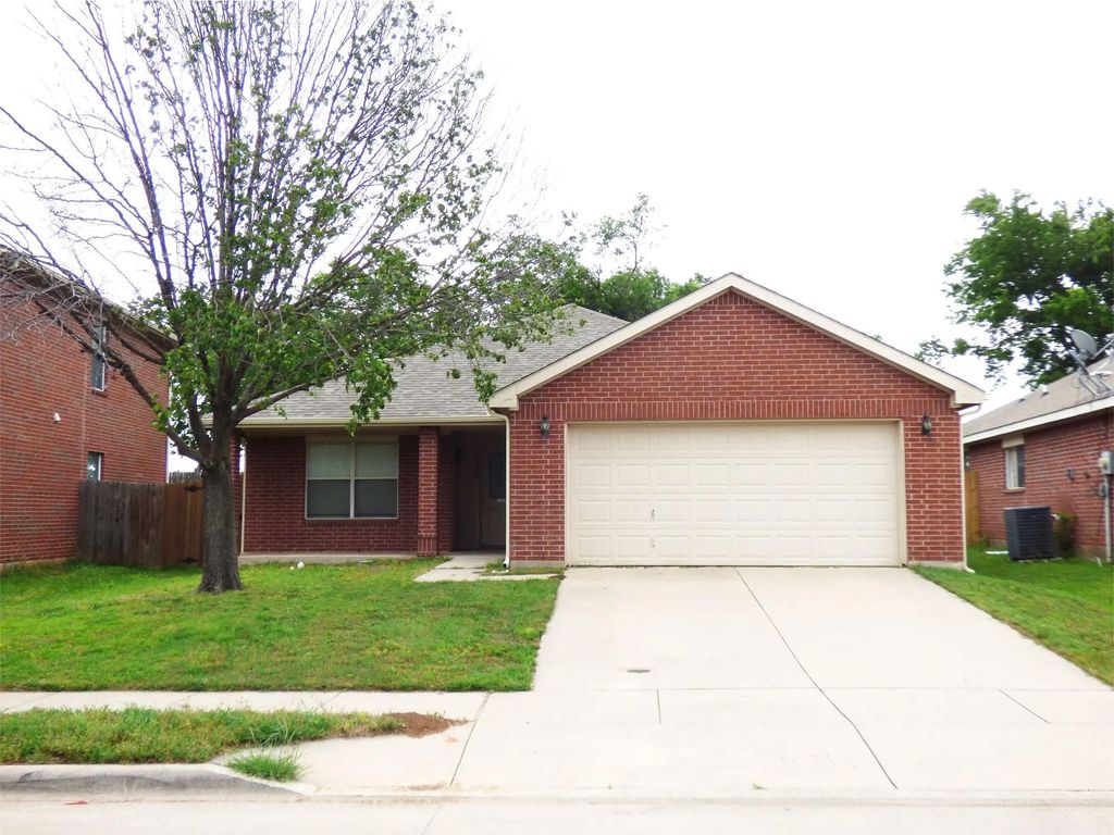 8532 Hawkview Drive, Fort Worth
